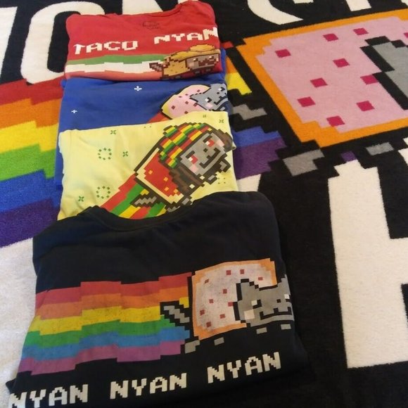 Rare Hot Topic Nyan Cat Ripple Junction Hoodie w/ 4 T-shirts + Blanket Bundle - Picture 7 of 16